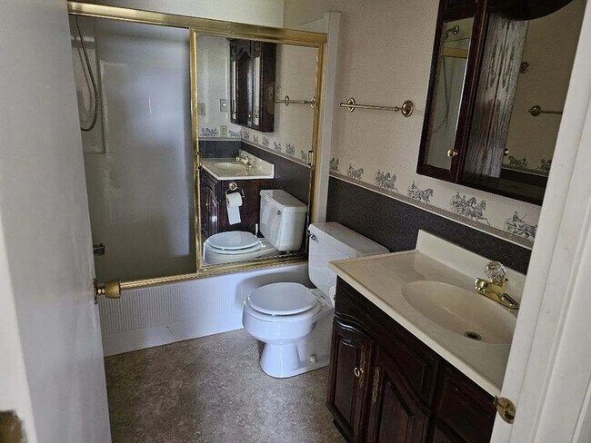 Building Photo - 243 S Durkin Dr