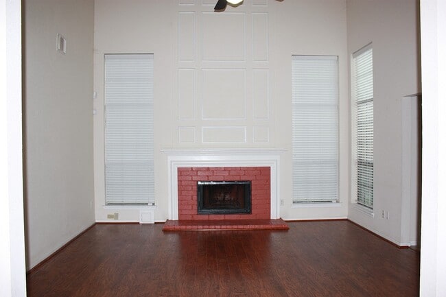 Building Photo - 2319 Mill Creek Dr