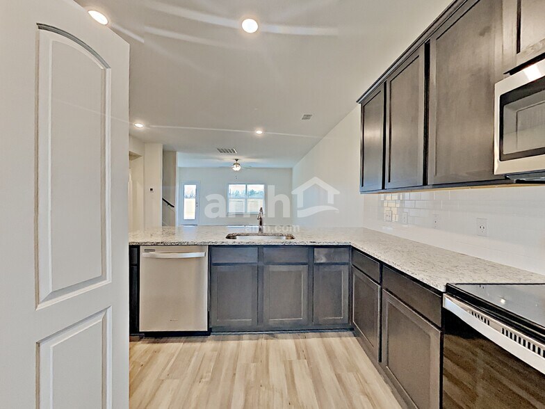 Building Photo - 3137 Bowen St