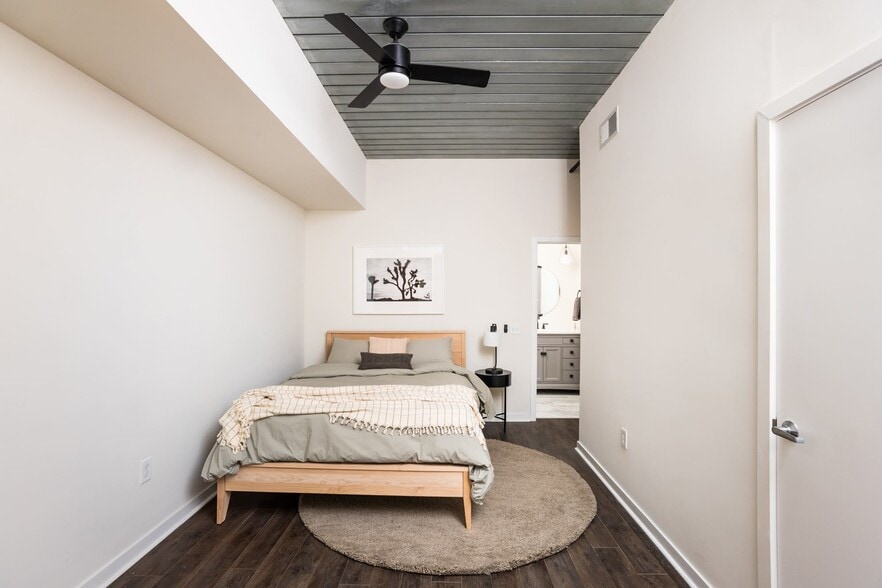 Building Photo - 620 Glen Iris Dr NE