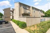 Building Photo - 910 Quay Ave