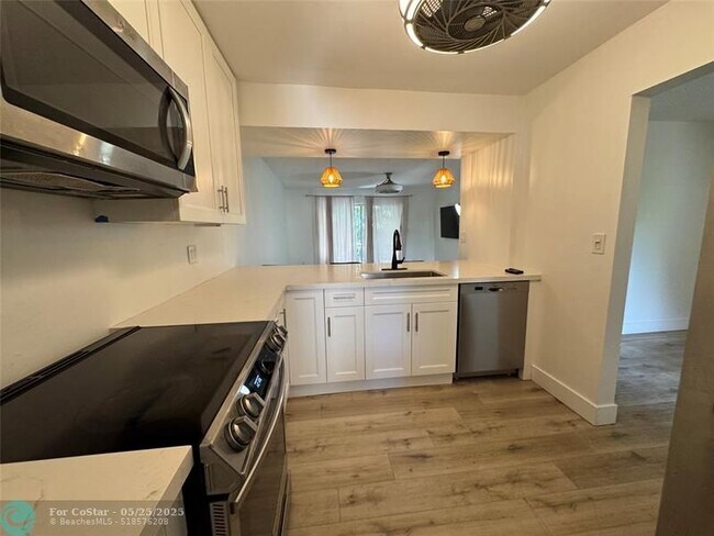 Building Photo - 4100 N 58th Ave