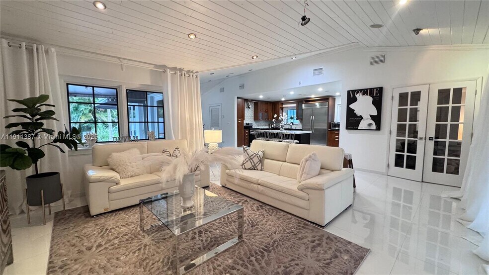 Building Photo - 1332 Van Buren St