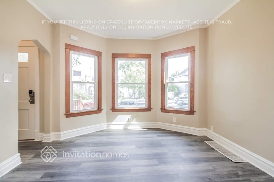 Building Photo - 5647 W Berenice Ave