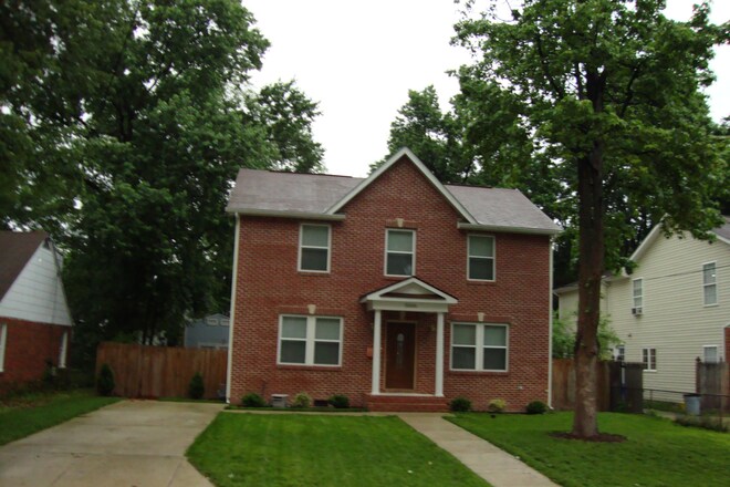 Building Photo - 5006 Cherokee St