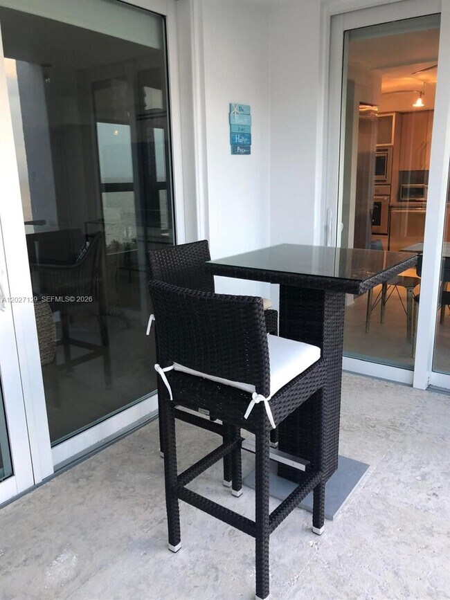 Building Photo - 607 Ocean Dr
