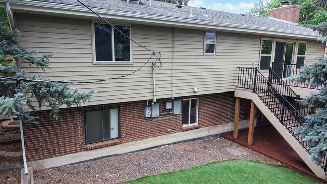 Building Photo - Amazing 4 Bed/3 Bath SFH Backing to Walnut...