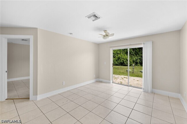 Building Photo - 909 Jaguar Blvd