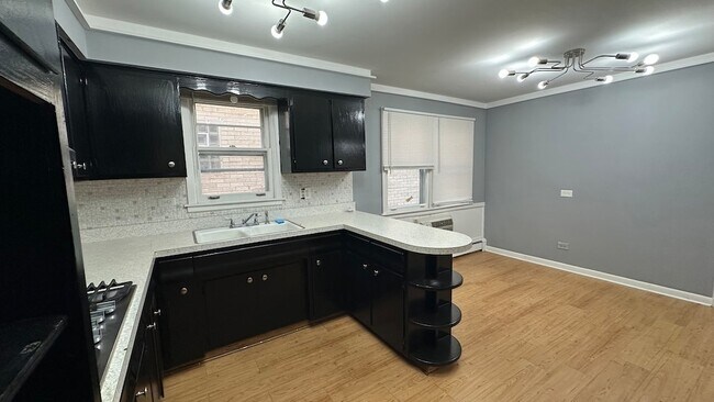 Building Photo - 6118 W Gunnison St