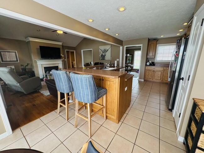 Building Photo - 8801 Bramblewood Ln