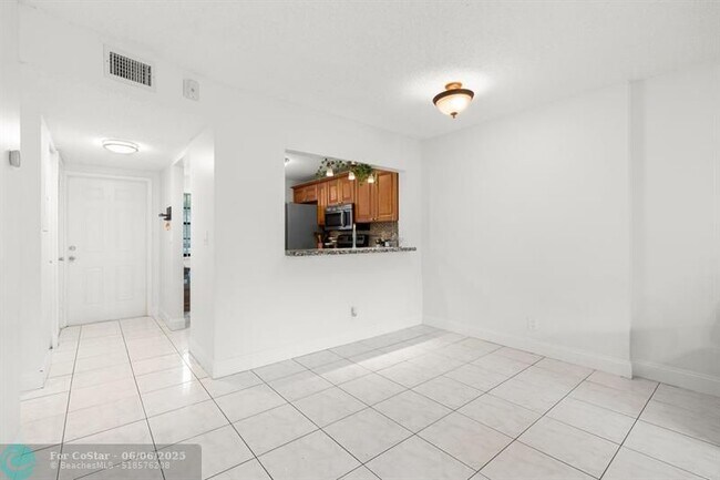 Building Photo - 6575 W Oakland Park Blvd