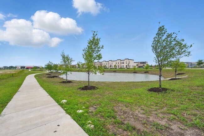 Building Photo - 2068 Layla Dr