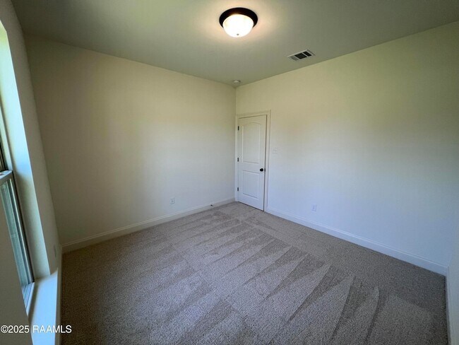Building Photo - 107 Tenor St