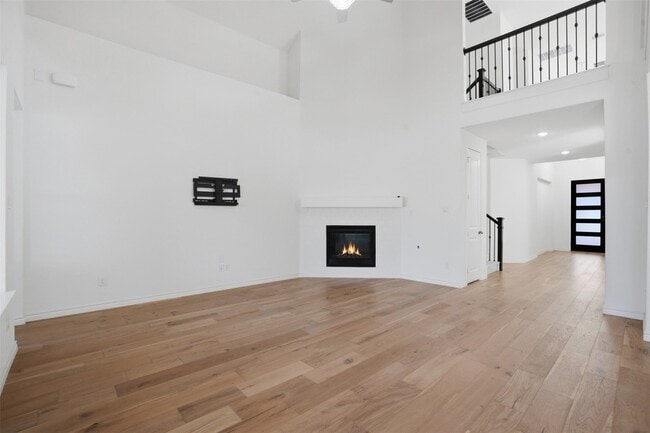 Building Photo - 537 Oakmoss St