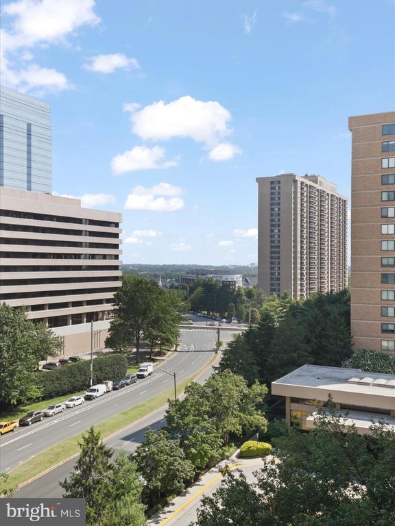 Building Photo - 3713 S George Mason Dr