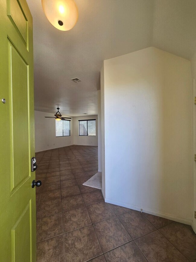 Building Photo - A BEAUTIFUL 4 BED/2.5 BATH 2 CAR GARAGE at CENTENIAL HILLS
