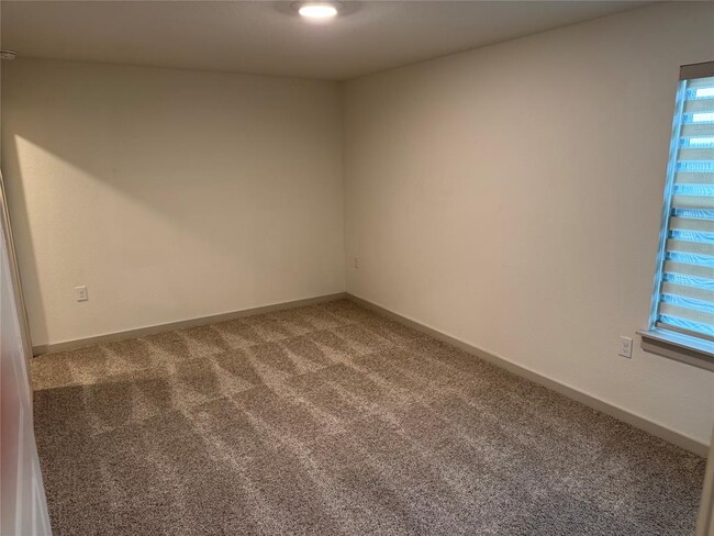Building Photo - 14012 Zuhause Dr