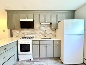 Building Photo - 2 Bed | 1 Bath | $2,150/mo | Assigned Park...