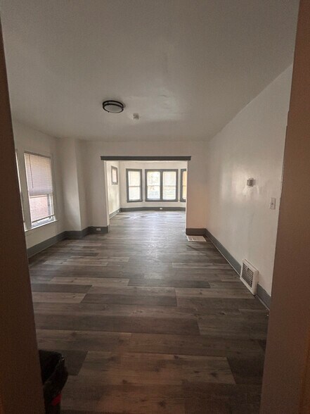 Building Photo - 4094 W Euclid St