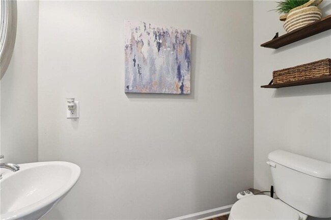 Building Photo - 3890 Clarington Dr