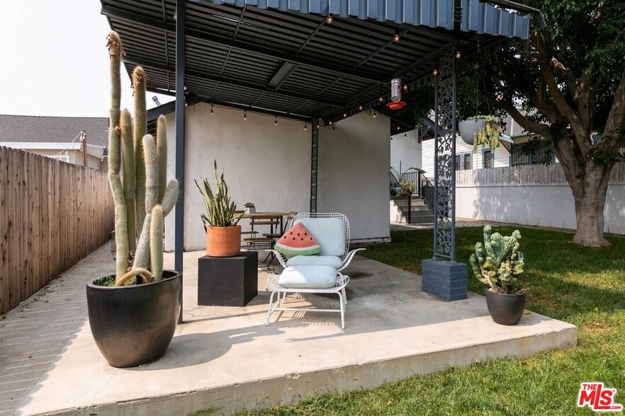 Patio/Pergola - 632 S Evergreen Ave