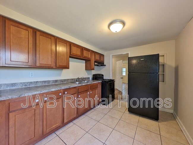 Building Photo - 5752 Iris Blvd