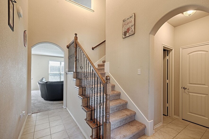 Building Photo - 3522 Van Zandt Rd