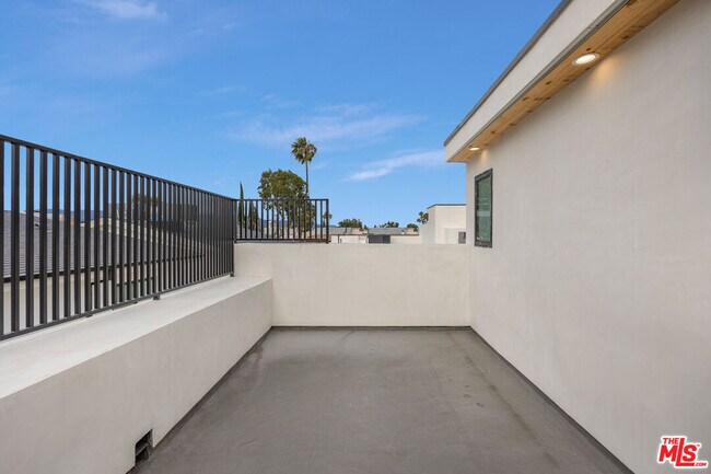 Building Photo - 5313 Ben Ave
