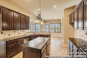 Building Photo - 18257 Canoe Brk