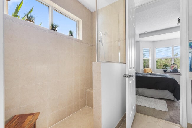 Building Photo - 12170 SW Bennington Cir