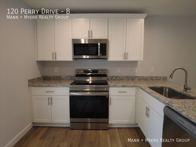 Building Photo - 120 Perry Dr
