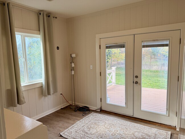 Building Photo - 2099 Emigrant Creek Rd