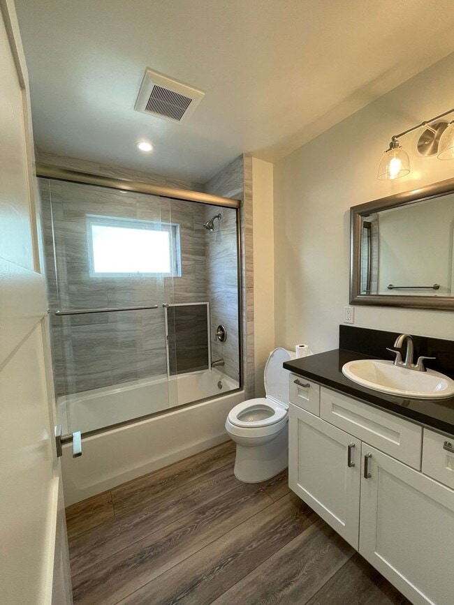 Building Photo - 121 Nelson St