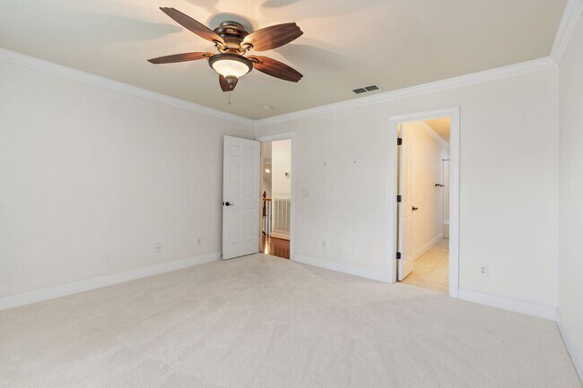 Building Photo - 298 Gillette Dr