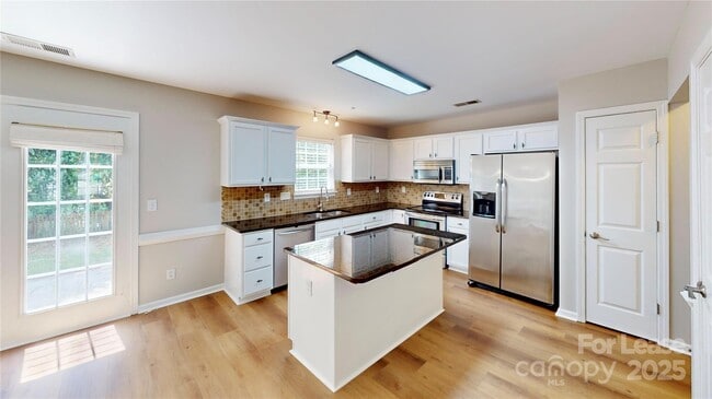 Building Photo - 1838 Chinchester Ln