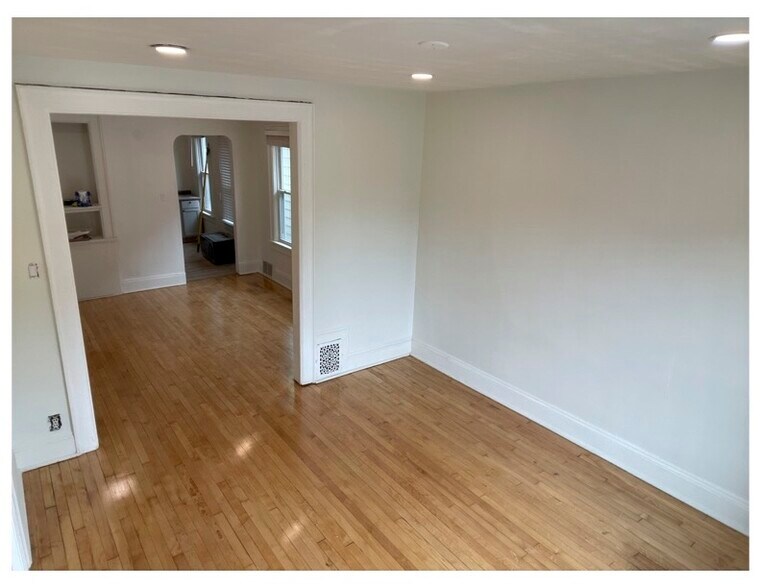 Living Room - 2860 S Delaware Ave