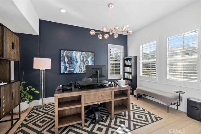 Building Photo - 70 Ray