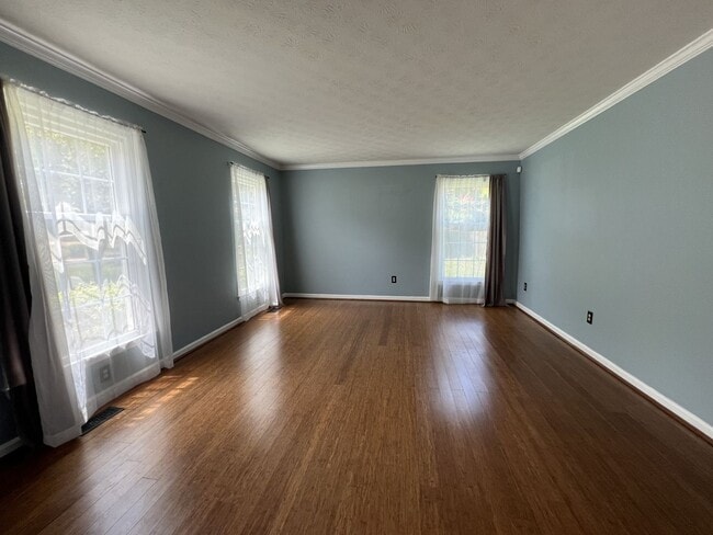 Building Photo - Spacious 5-Bedroom Home on Over Half an Ac...