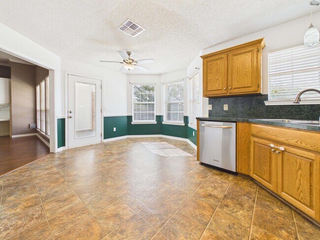 Building Photo - 5411 Prairie Lace Ln