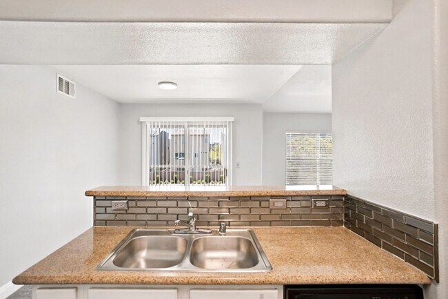 Building Photo - 3 Bed, 2 Bath -Gated- South West Las Vegas