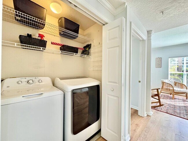 Building Photo - 800 S Dakota Ave