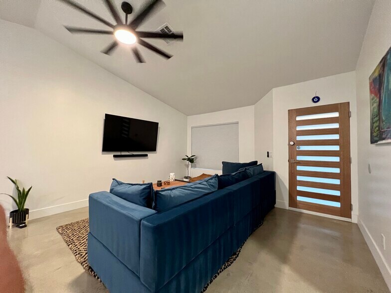 Building Photo - 68245 Empalmo Rd