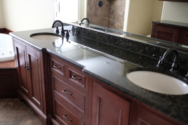 Building Photo - 3208 MS-309