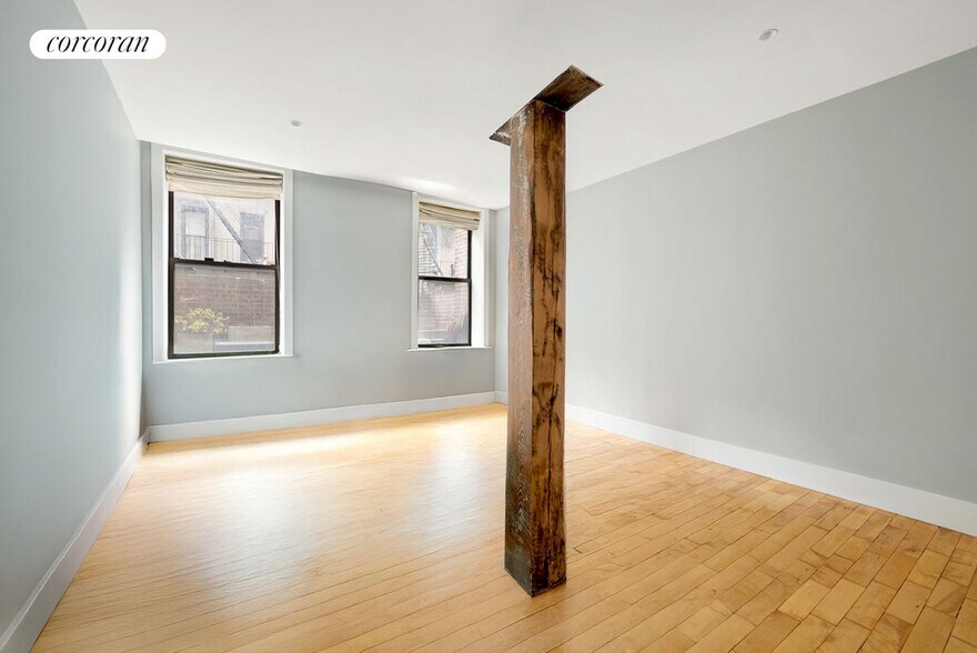 Building Photo - 325 W 16th St