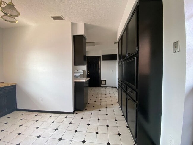 Building Photo - Beautiful 3bed/ 2bath home in Mcallen area