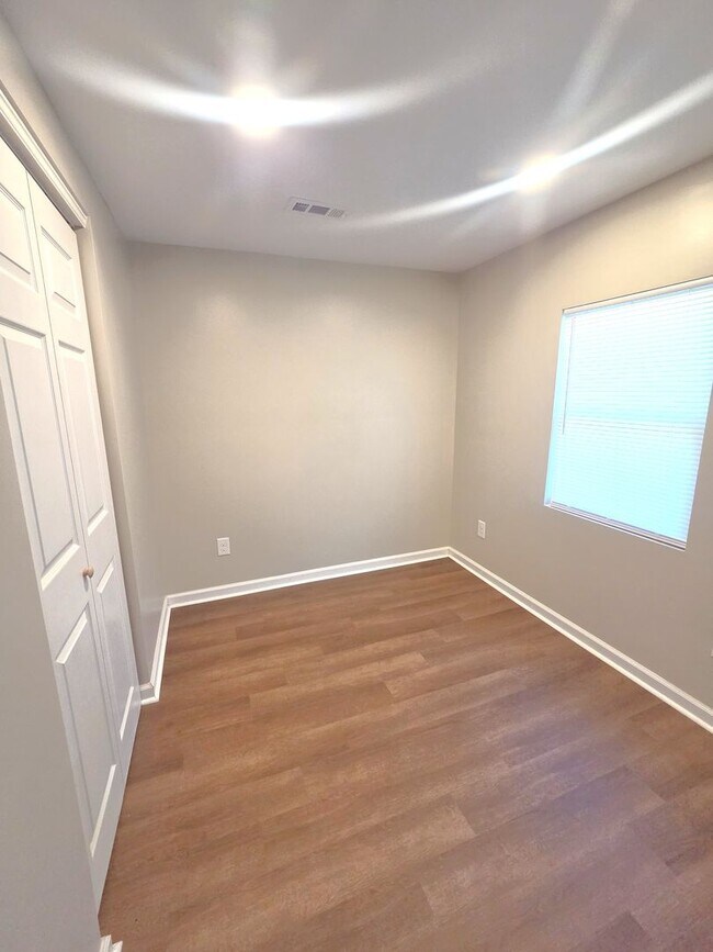Building Photo - 5888 Centerville Rd