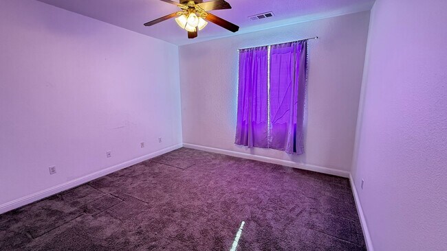 Building Photo - 3 Bedroom, 2 Bathroom Home with Pool locat...