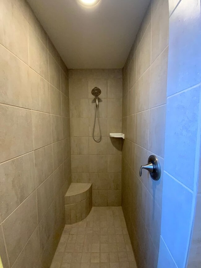 Building Photo - 4 Bedroom Single Story Home Available Near...