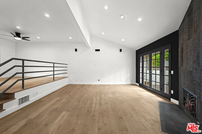 Building Photo - 17088 Palisades Cir