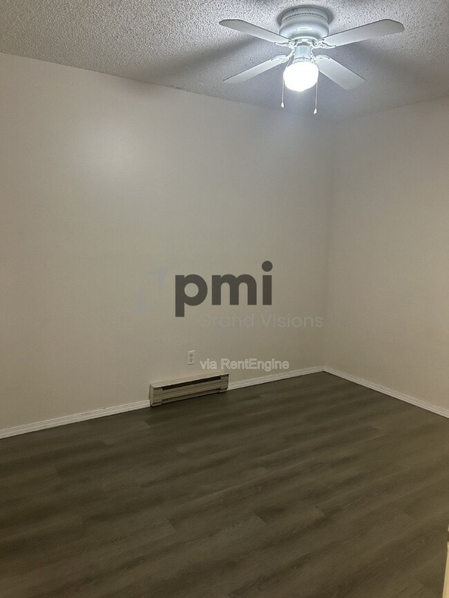 Building Photo - 24 W Buchanan Ave